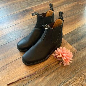 Blundstone Chisel Toe Boots, Unisex, Size 41 or 10-11